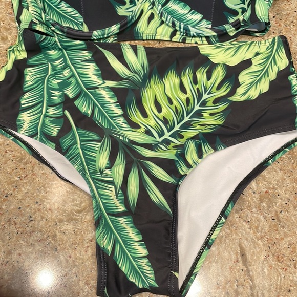 Popvil Plus Size Floral Leaves Printed Green Bikini Set - Picture 4 of 5